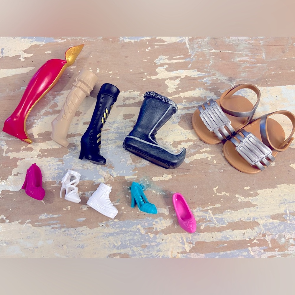 Assorted Single Barbie/Disney Shoe Collection - Picture 2 of 4